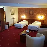 Golden House 4*