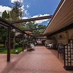 Hotel Golden House