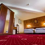 Golden House 4*