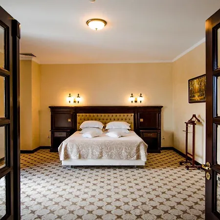 Golden House Hotel
