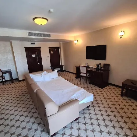 Golden House Hotel 4*