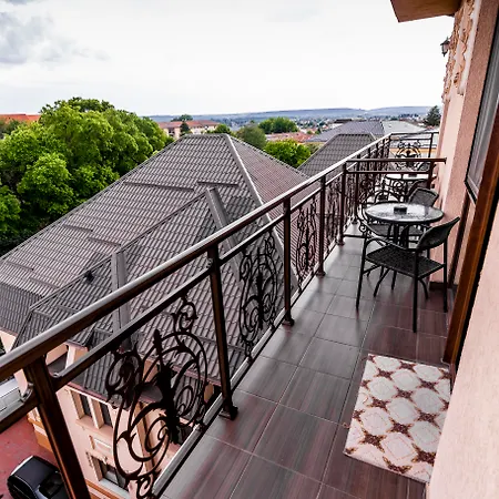 Golden House 4* Κραϊόβα