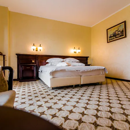 Ξενοδοχείο Golden House 4*