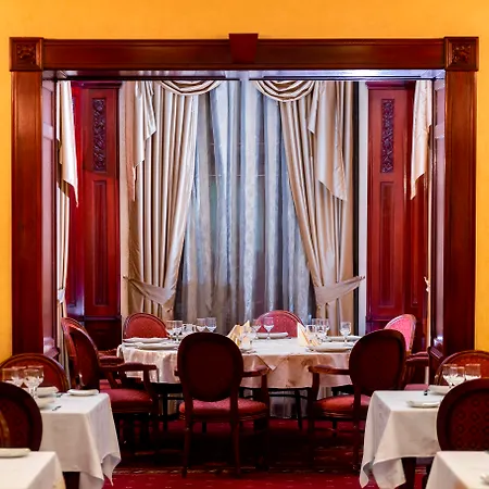 Golden House Hotel