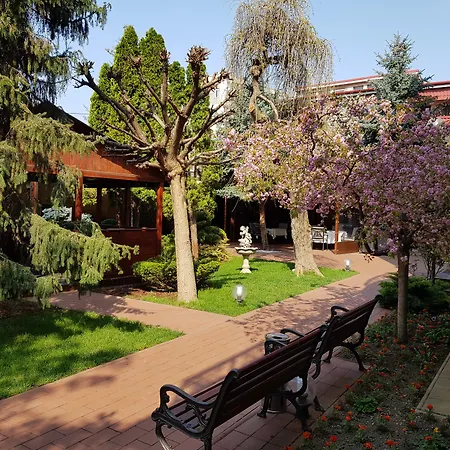 Golden House Hotel 4*