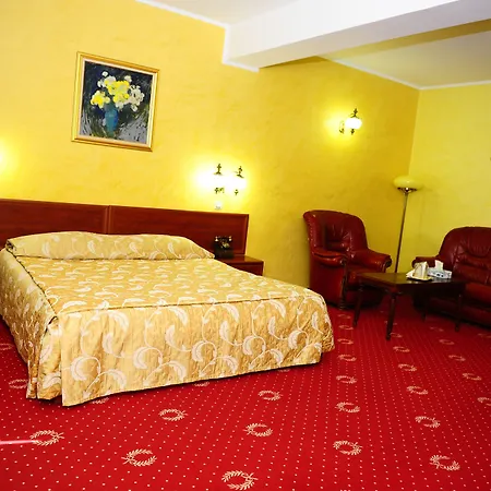 Golden House Hotel