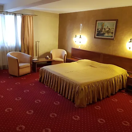 Golden House 4* Κραϊόβα