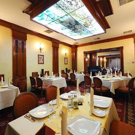 Hotel Golden House
