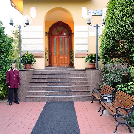 Golden House Κραϊόβα