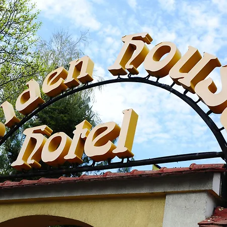 Ξενοδοχείο Golden House 4*