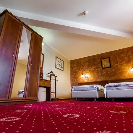 Golden House 4*