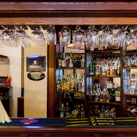 黄金屋酒店 4* 克拉奥华