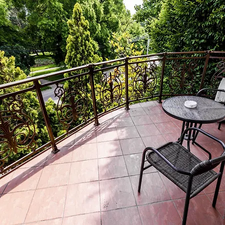 Golden House 4* Κραϊόβα