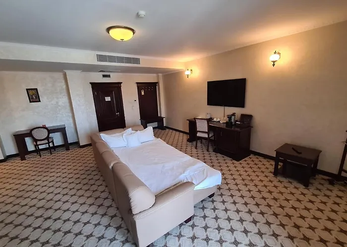 Golden House Hotel 4*