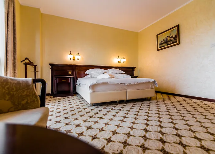 Hotel Golden House 4*