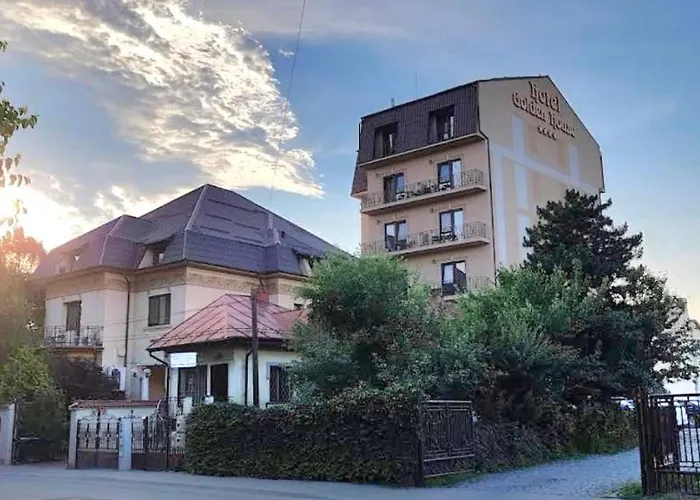 Golden House Hotel 4*