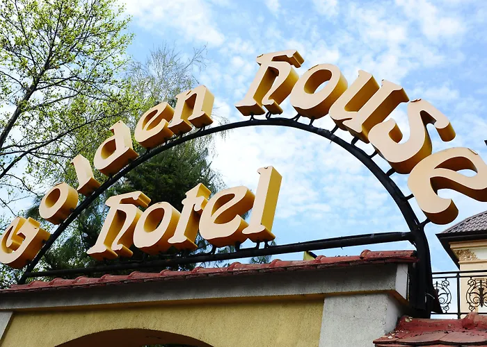 Hotel Golden House 4*